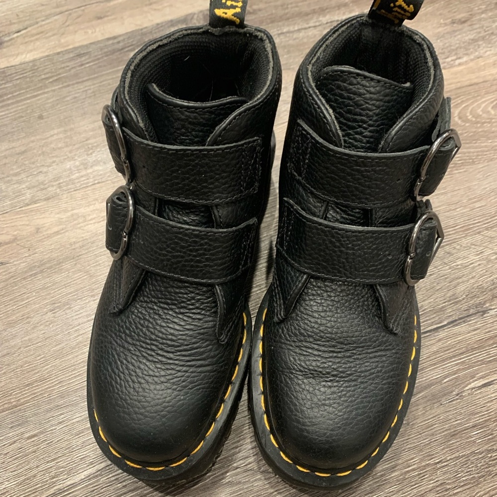 Dr martens heart boots